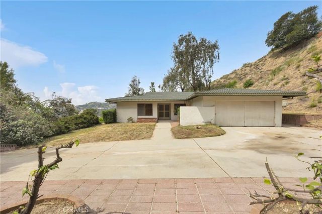 3737 San Augustine, Glendale, CA 91206