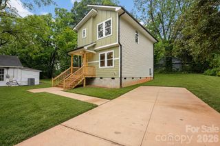 1324 Old Charlotte Road, Statesville, NC 28677