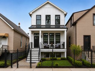 1635 N Central Park Avenue, Chicago, IL 60647