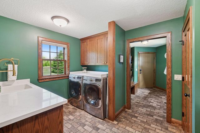 5827 154th Street E, Faribault, MN 55021