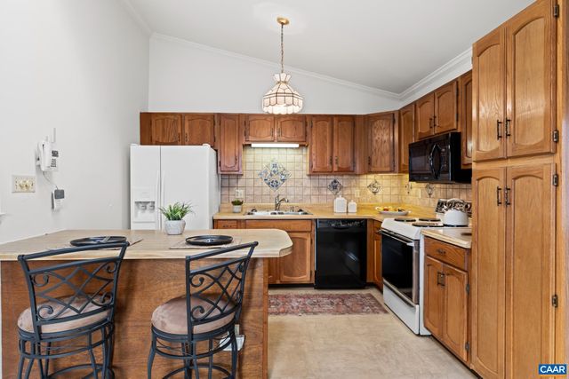 540 WOODMONT DR, Charlottesville, VA 22901