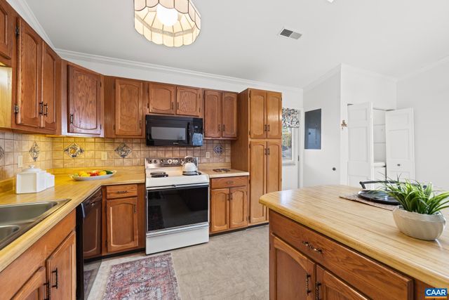 540 WOODMONT DR, Charlottesville, VA 22901