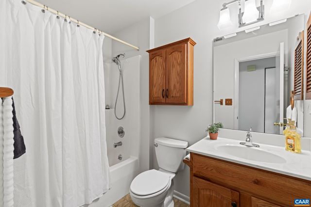 540 WOODMONT DR, Charlottesville, VA 22901