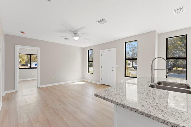 3901 45TH AVENUE N, St Petersburg, FL 33714