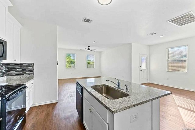 6630 Freedom Ridge, San Antonio, TX 78242
