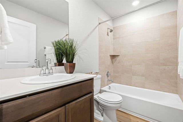 272 Lost Mine Peak LN, Dripping Springs, TX 78620