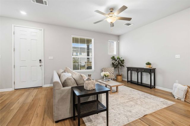 272 Lost Mine Peak LN, Dripping Springs, TX 78620