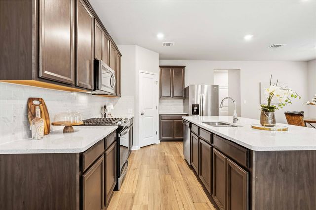 272 Lost Mine Peak LN, Dripping Springs, TX 78620