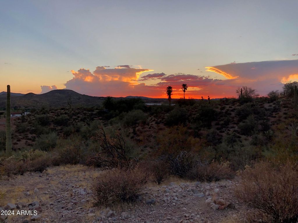 518XX N Mockingbird Trail -, Wickenburg, AZ 85390 — photo 2