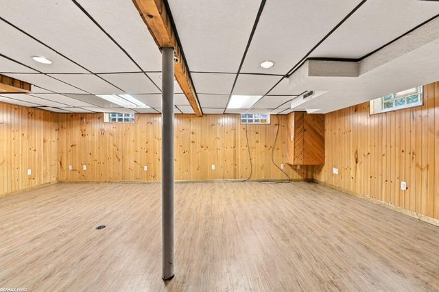28298 Edward Avenue, Madison Heights, MI 48071