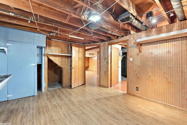 28298 Edward Avenue, Madison Heights, MI 48071