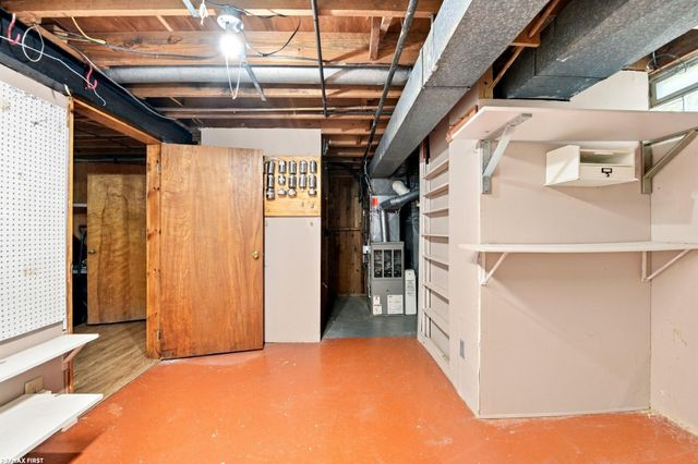 28298 Edward Avenue, Madison Heights, MI 48071