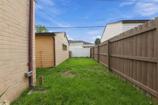 28298 Edward Avenue, Madison Heights, MI 48071