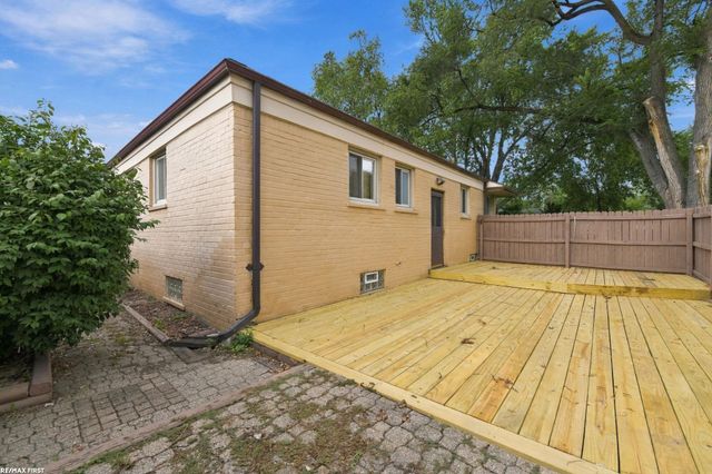 28298 Edward Avenue, Madison Heights, MI 48071