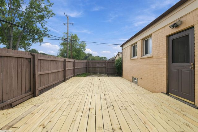 28298 Edward Avenue, Madison Heights, MI 48071