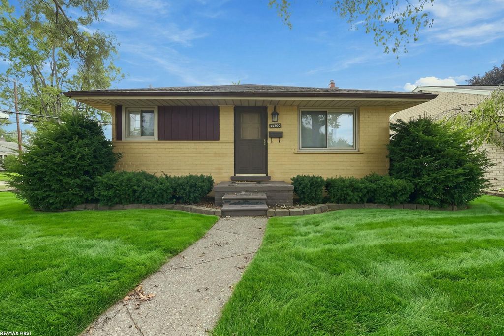 28298 Edward Avenue, Madison Heights, MI 48071