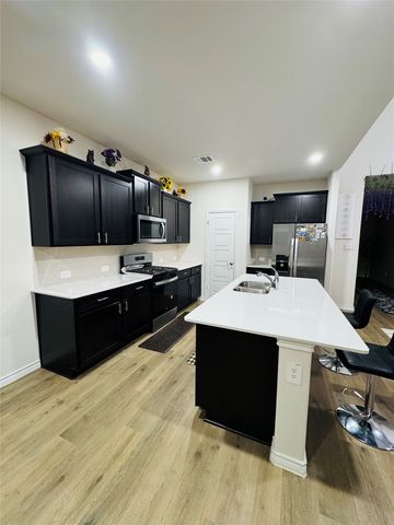 3705 Tracewood Bend, Aubrey, TX 76227