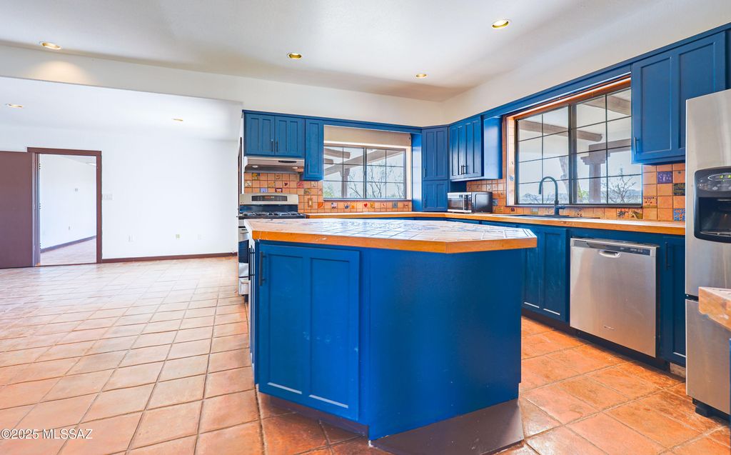 1151 E Border Road, Bisbee, AZ 85603