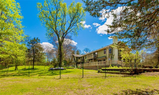15 Unity Lane, New Paltz, NY 12561