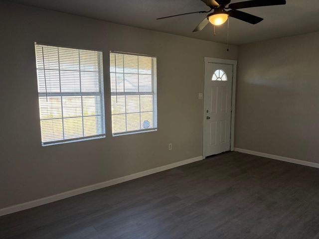 5402 Lyndhurst Drive, Houston, TX 77033