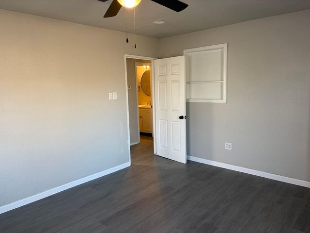 5402 Lyndhurst Drive, Houston, TX 77033