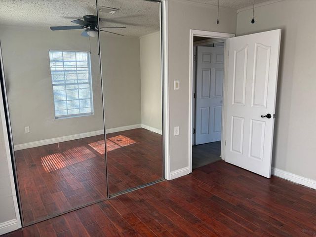 5402 Lyndhurst Drive, Houston, TX 77033