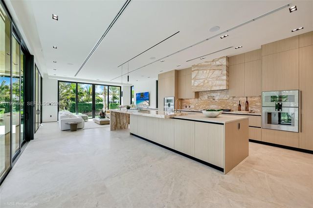 770 Lake Road, Miami, FL 33137