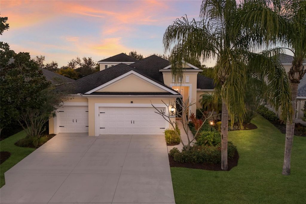 Image 1 of property listing at 12026 FOREST PARK CIRCLE, Bradenton, FL 34211