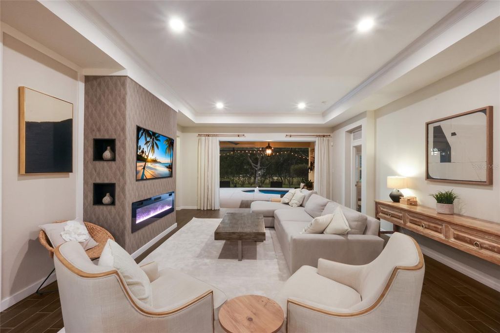 Image 15 of property listing at 12026 FOREST PARK CIRCLE, Bradenton, FL 34211