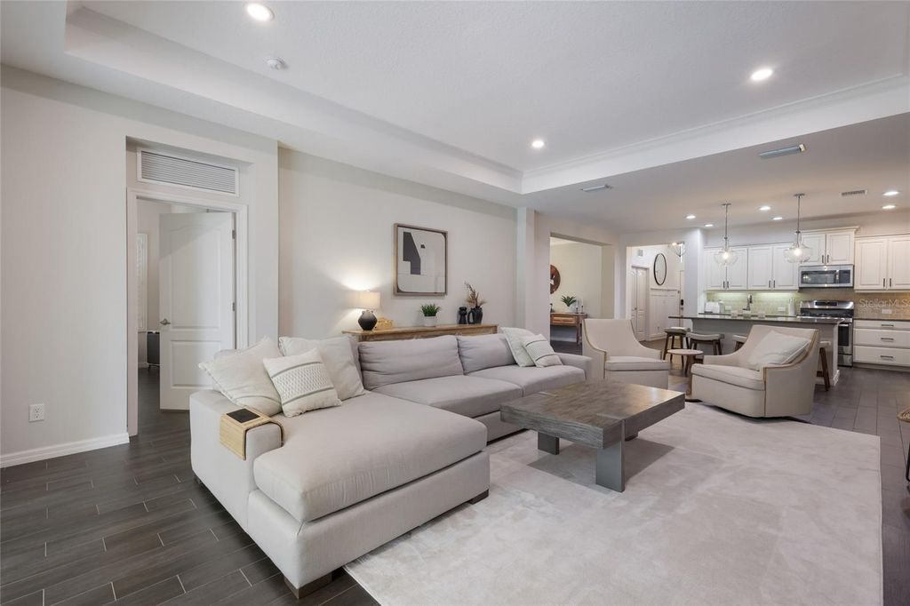 Image 16 of property listing at 12026 FOREST PARK CIRCLE, Bradenton, FL 34211