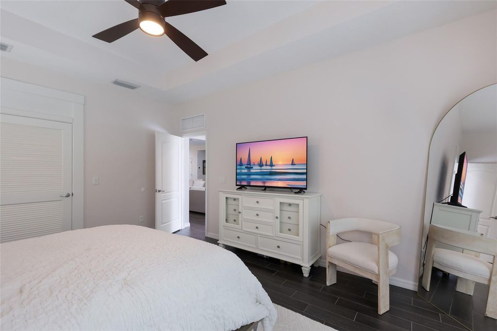 Image 22 of property listing at 12026 FOREST PARK CIRCLE, Bradenton, FL 34211