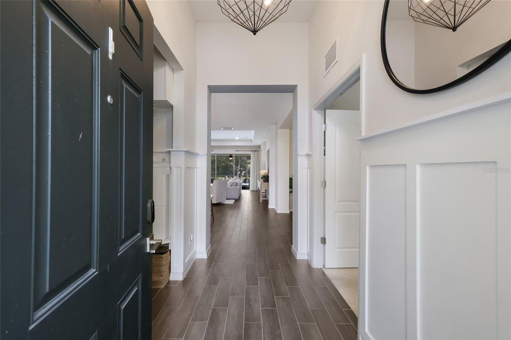 Image 4 of property listing at 12026 FOREST PARK CIRCLE, Bradenton, FL 34211