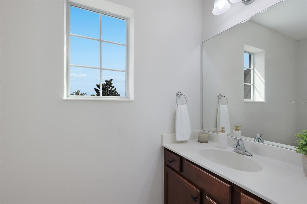 Image 40 of property listing at 12026 FOREST PARK CIRCLE, Bradenton, FL 34211