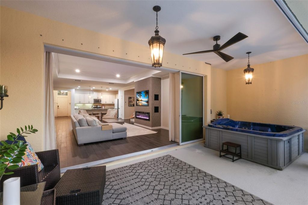 Image 44 of property listing at 12026 FOREST PARK CIRCLE, Bradenton, FL 34211