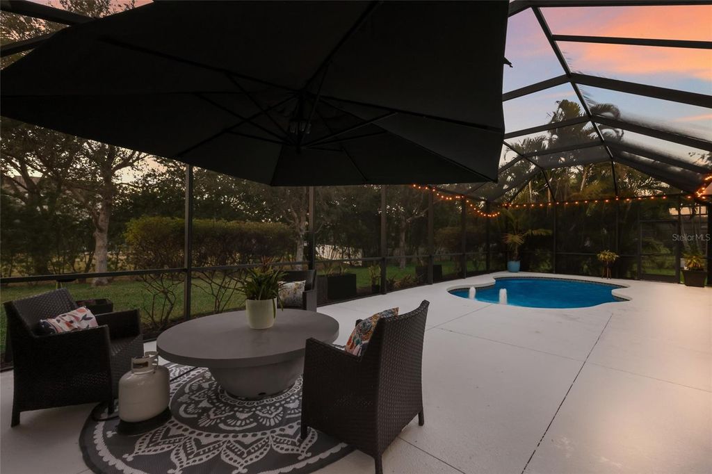 Image 50 of property listing at 12026 FOREST PARK CIRCLE, Bradenton, FL 34211