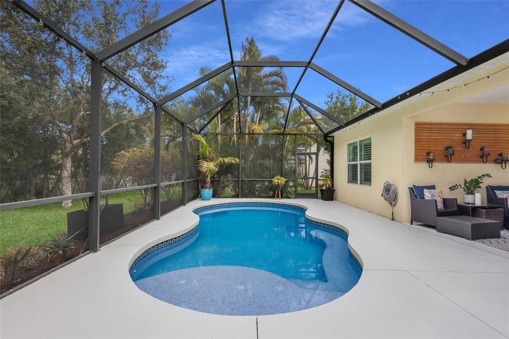 Image 53 of property listing at 12026 FOREST PARK CIRCLE, Bradenton, FL 34211