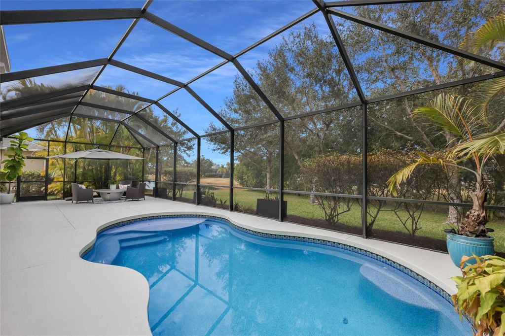 Image 54 of property listing at 12026 FOREST PARK CIRCLE, Bradenton, FL 34211