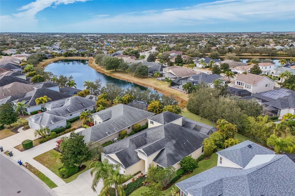 Image 57 of property listing at 12026 FOREST PARK CIRCLE, Bradenton, FL 34211