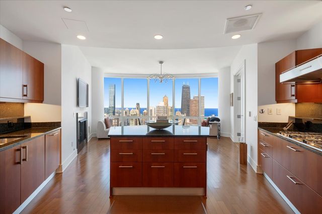 401 N Wabash Avenue 44A, Chicago, IL 60611