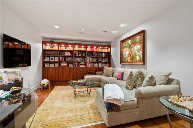 401 N Wabash Avenue 44A, Chicago, IL 60611