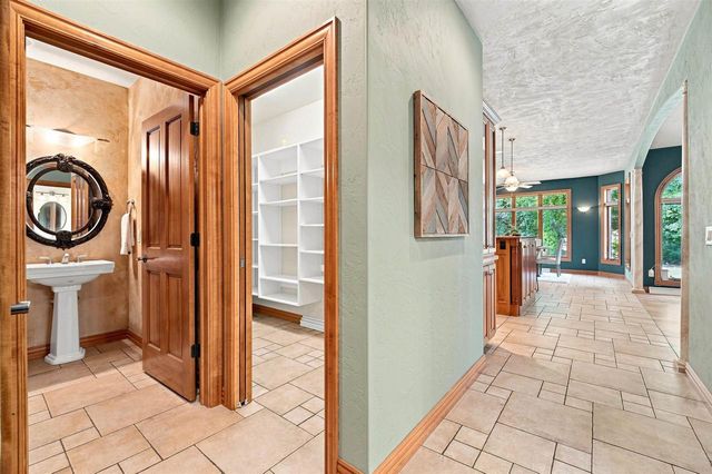 638 MIRANDA STREET, Combined Locks, WI 54113