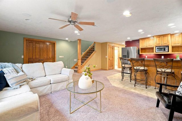 638 MIRANDA STREET, Combined Locks, WI 54113