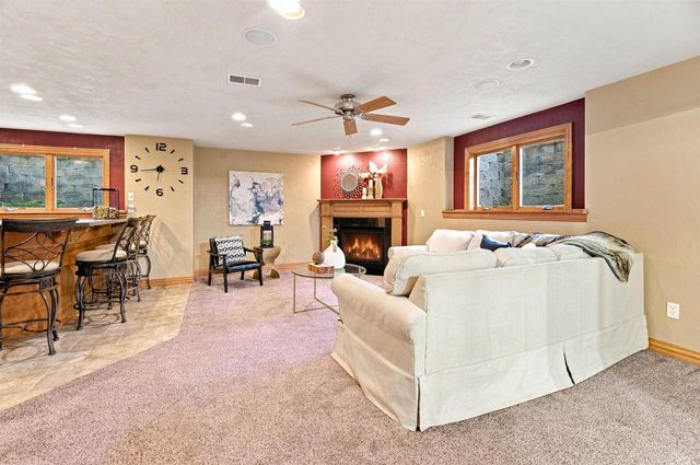 638 MIRANDA STREET, Combined Locks, WI 54113