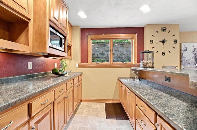 638 MIRANDA STREET, Combined Locks, WI 54113
