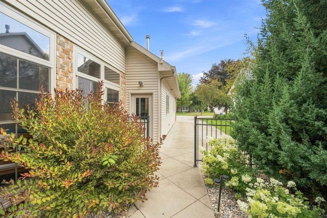 638 MIRANDA STREET, Combined Locks, WI 54113