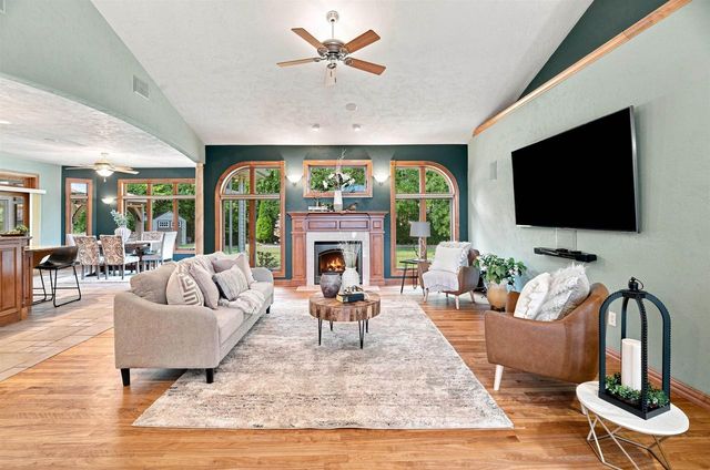 638 MIRANDA STREET, Combined Locks, WI 54113