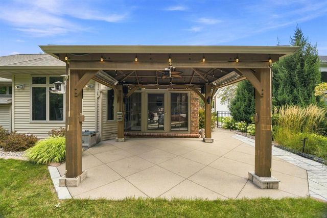 638 MIRANDA STREET, Combined Locks, WI 54113