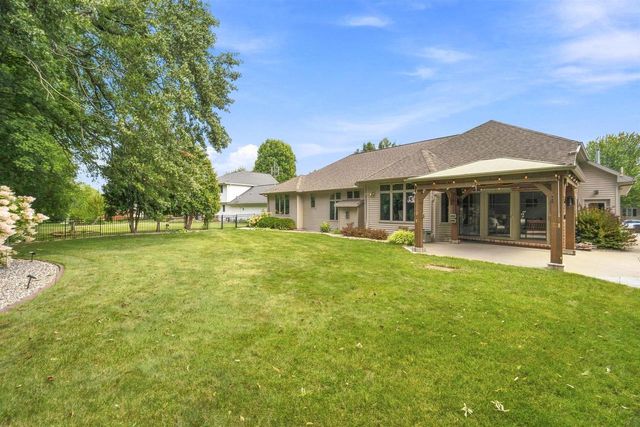 638 MIRANDA STREET, Combined Locks, WI 54113