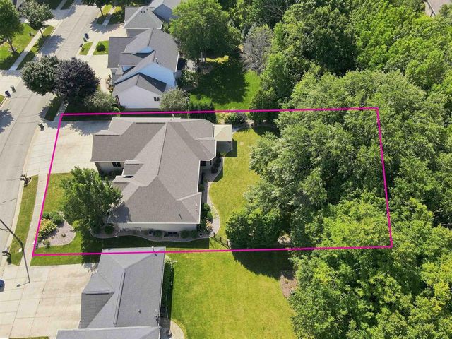 638 MIRANDA STREET, Combined Locks, WI 54113