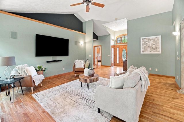 638 MIRANDA STREET, Combined Locks, WI 54113